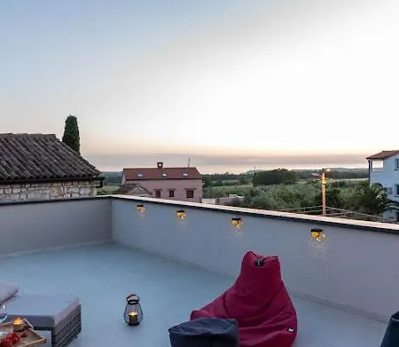 Nello Mit Pool & Whirlpool *