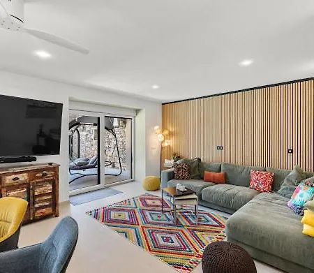 Вилла Nello Mit Pool & Whirlpool Rogovici