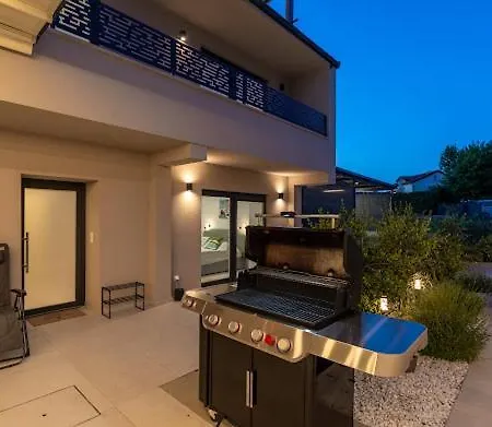 Nello Mit Pool & Whirlpool * Rogovici