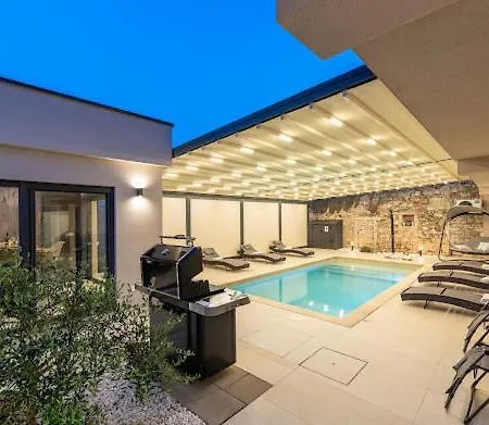 Nello Mit Pool & Whirlpool 빌라 Rogovici