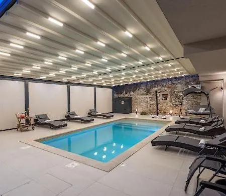 Nello Mit Pool & Whirlpool Rogovici