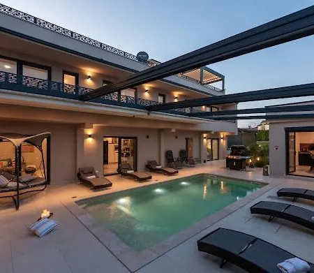 Nello Mit Pool & Whirlpool * Rogovici