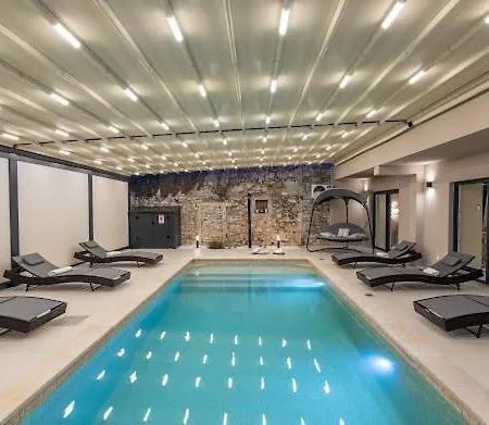 Nello Mit Pool & Whirlpool ヴィラ