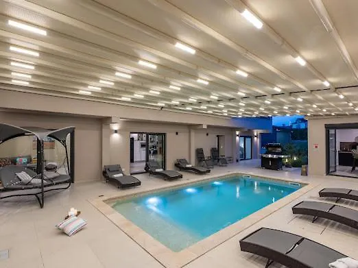 Nello Mit Pool & Whirlpool 빌라 Rogovici