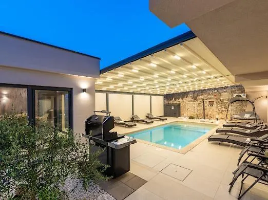 Nello Mit Pool & Whirlpool 빌라 Rogovici