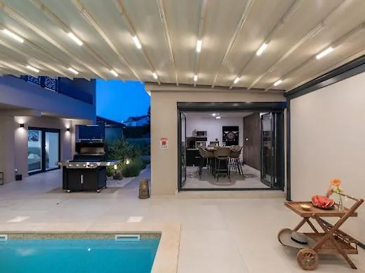 Nello Mit Pool & Whirlpool 빌라 Rogovici