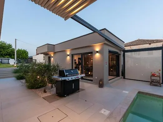 Nello Mit Pool & Whirlpool *